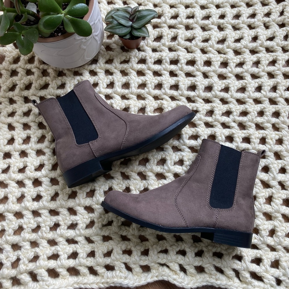H&M Chelsea Boots
